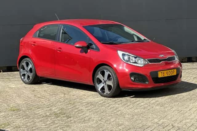Kia Rio (2012) thumbnail 2