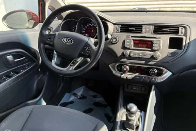 Kia Rio (2012) thumbnail 6