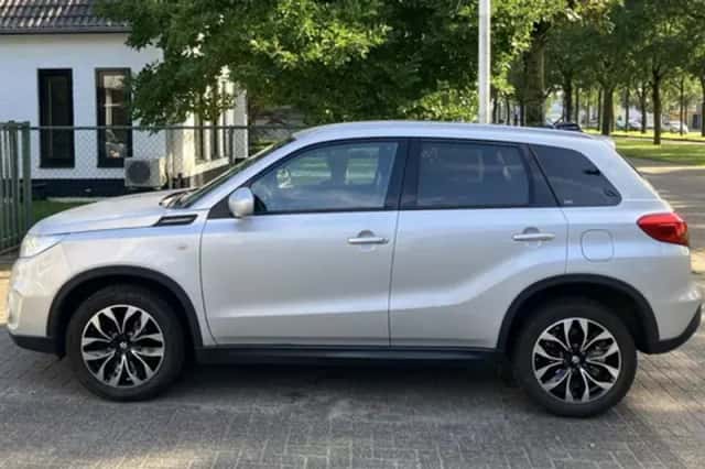 Suzuki Vitara (2018) thumbnail 5