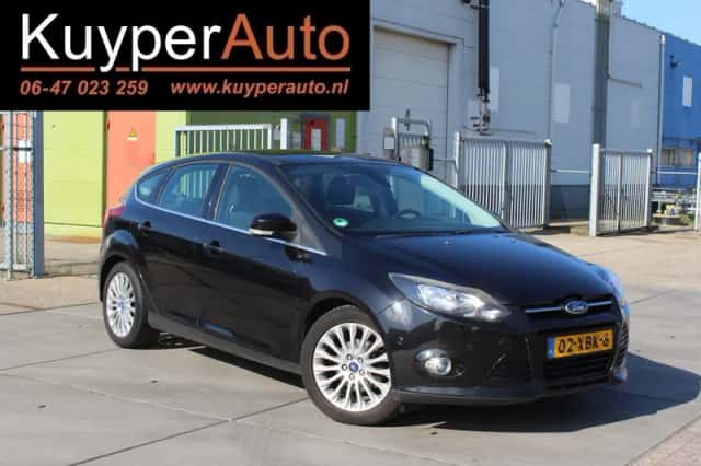 Ford Focus (2012) thumbnail 2