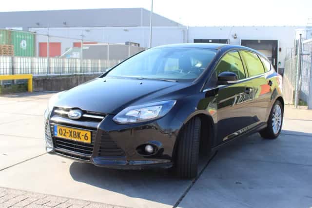 Ford Focus (2012) thumbnail 3