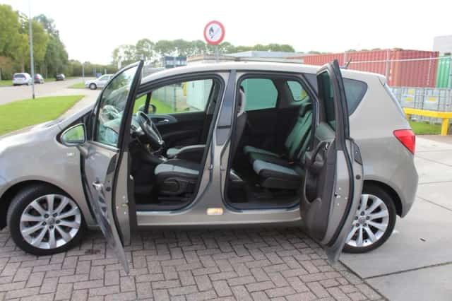 Opel Meriva (2010) thumbnail 4
