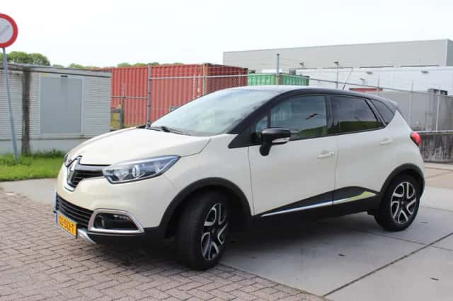 Renault Captur (2015) thumbnail 2