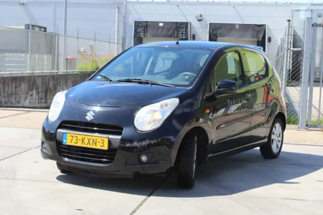 Suzuki Alto (2010) thumbnail 5