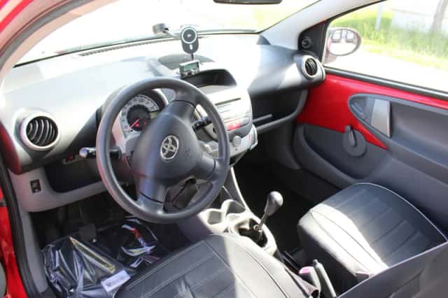 Toyota Aygo (2008) thumbnail 5