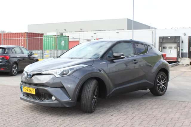 Toyota C-HR (2018) thumbnail 6