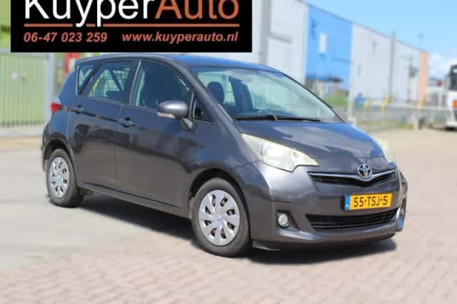 Toyota Verso-S (2012) thumbnail 1
