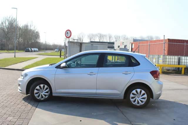 Volkswagen Polo (2018) thumbnail 2