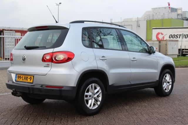 Volkswagen Tiguan (2010) thumbnail 5