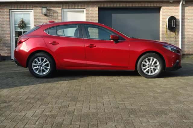 Mazda 3 (2014) thumbnail 2