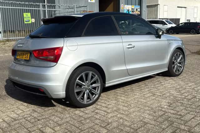 Audi A1 (2013) thumbnail 5