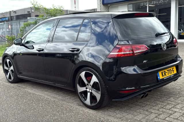Volkswagen Golf (2013) thumbnail 3