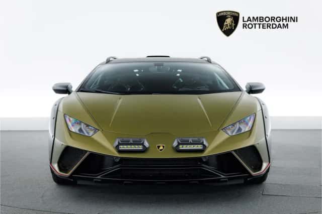 Lamborghini Huracán (2024) thumbnail 4