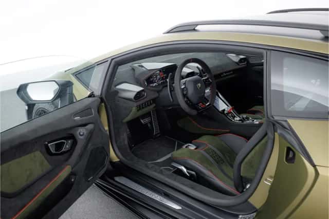Lamborghini Huracán (2024) thumbnail 6