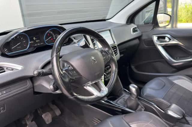 Peugeot 2008 (2016) thumbnail 5