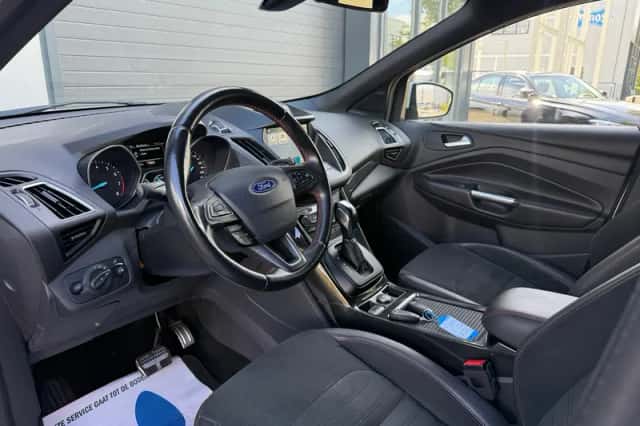 Ford Kuga (2018) thumbnail 5
