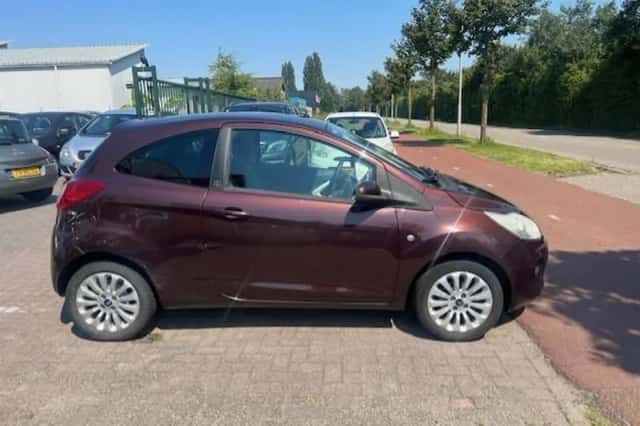 Ford Ka (2009) thumbnail 4