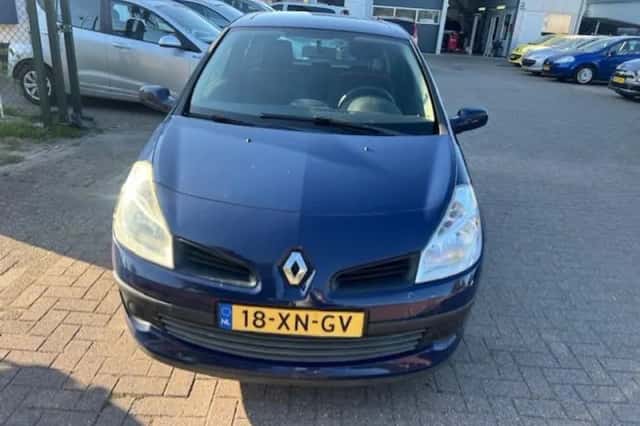 Renault Clio (2007) thumbnail 2