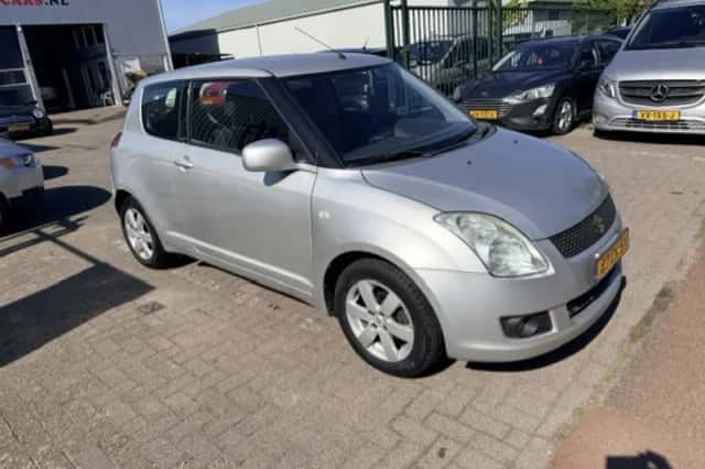 Suzuki Swift (2008) thumbnail 6