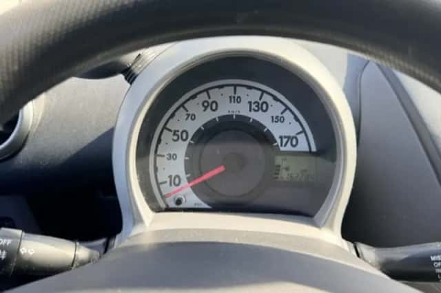 Peugeot 107 (2009) thumbnail 3