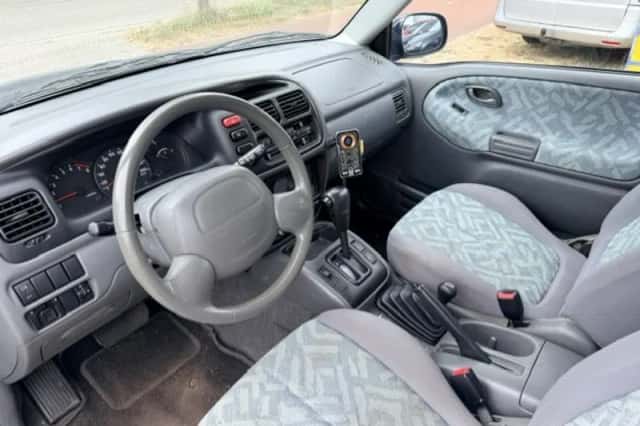 Suzuki Grand Vitara (1999) thumbnail 2