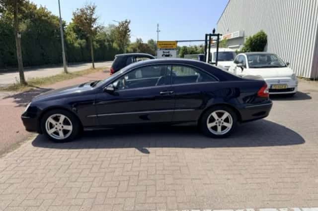 Mercedes-Benz CLK-Klasse (2002) thumbnail 2