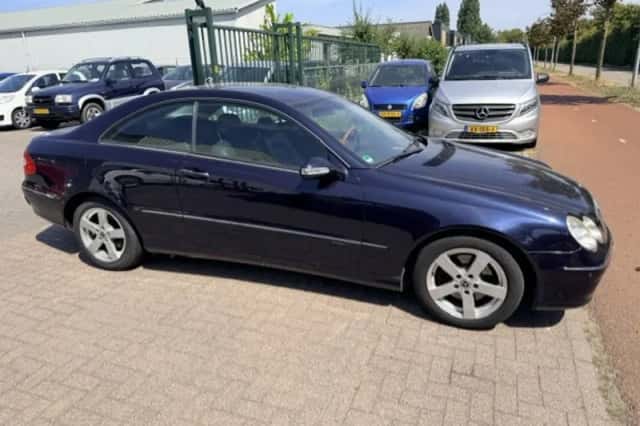 Mercedes-Benz CLK-Klasse (2002) thumbnail 4