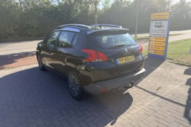Peugeot 2008 (2016) thumbnail 2