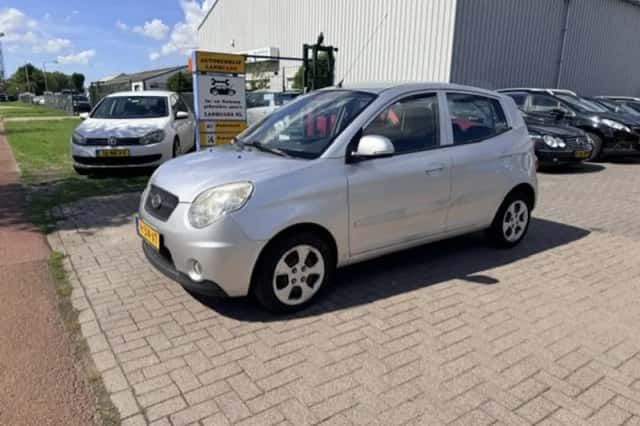 Kia Picanto (2010) thumbnail 1