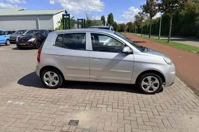 Kia Picanto (2010) thumbnail 6