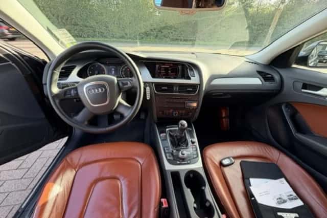 Audi A4 (2009) thumbnail 2