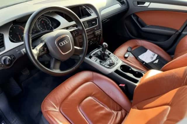 Audi A4 (2009) thumbnail 3