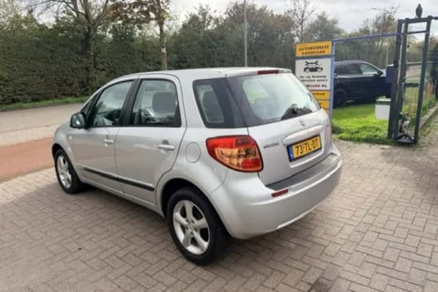 Suzuki SX4 (2006) thumbnail 3