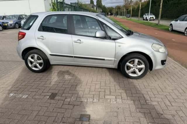 Suzuki SX4 (2006) thumbnail 5