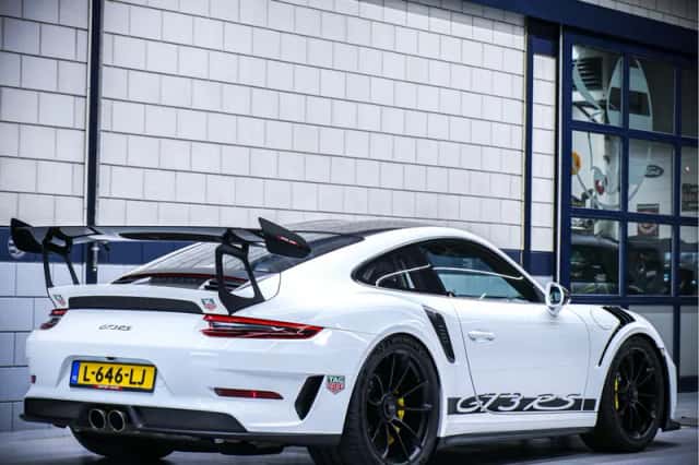 Porsche 911 (2018) thumbnail 3