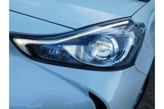 Toyota Prius (2017) thumbnail 3