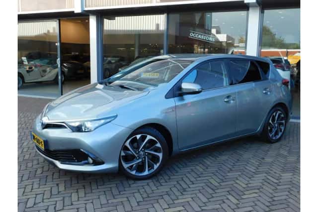 Toyota Auris (2016) thumbnail 1