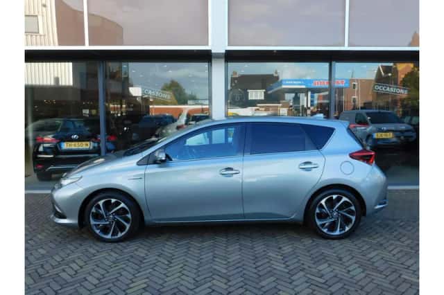 Toyota Auris (2016) thumbnail 4