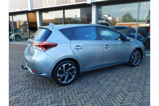 Toyota Auris (2016) thumbnail 6