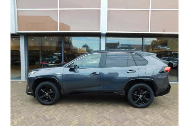 Toyota RAV4 (2020) thumbnail 4