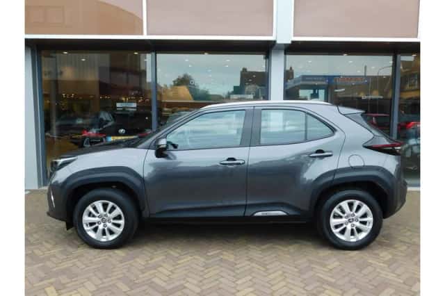 Toyota Yaris Cross (2022) thumbnail 4