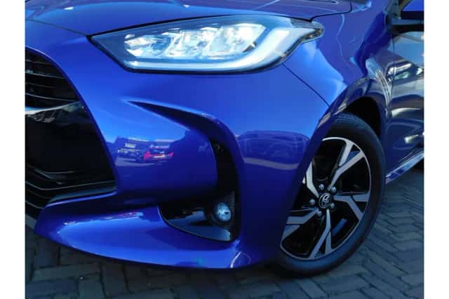 Toyota Yaris (2025) thumbnail 2
