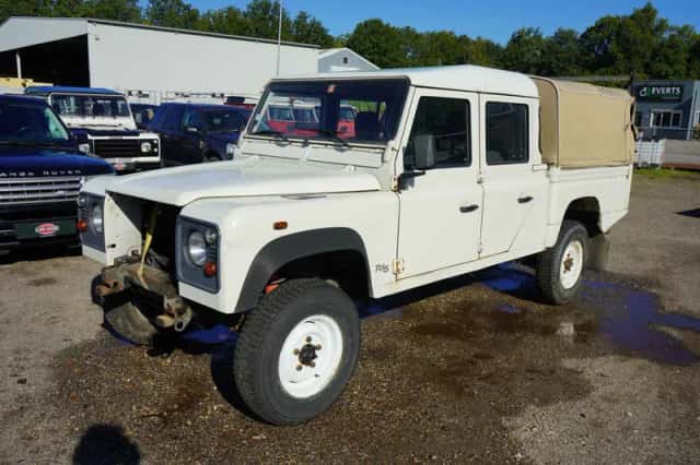 Land Rover Defender (1998) thumbnail 1