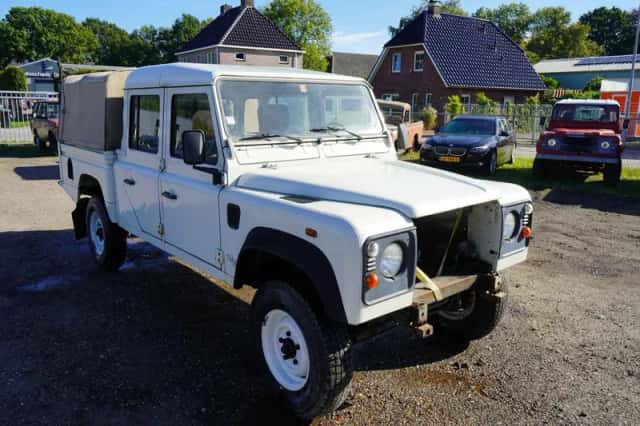 Land Rover Defender (1998) thumbnail 3