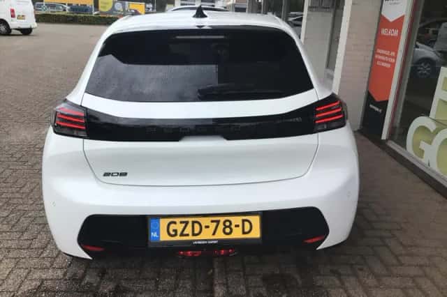 Peugeot 208 (2024) thumbnail 3