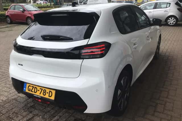 Peugeot 208 (2024) thumbnail 4