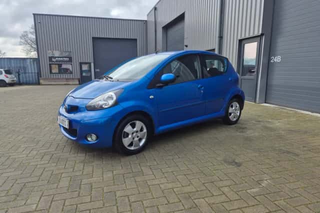 Toyota Aygo (2009) thumbnail 1