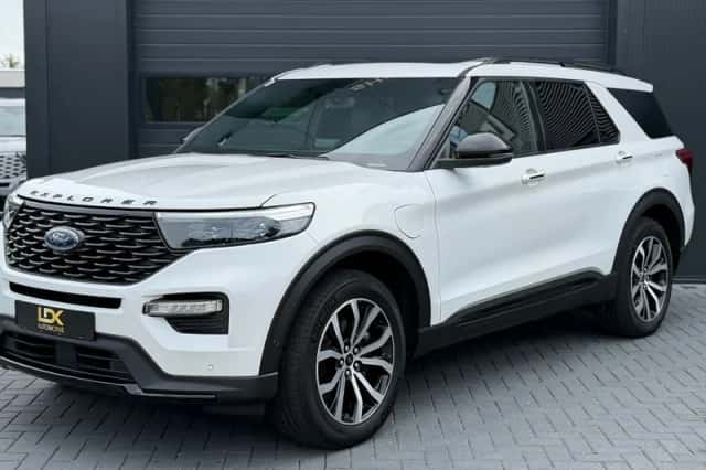Ford Explorer (2022) thumbnail 4