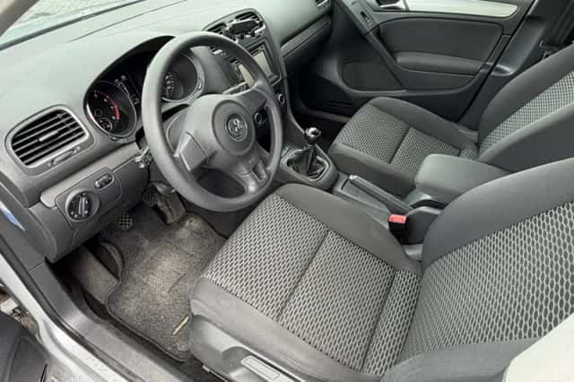 Volkswagen Golf (2010) thumbnail 6