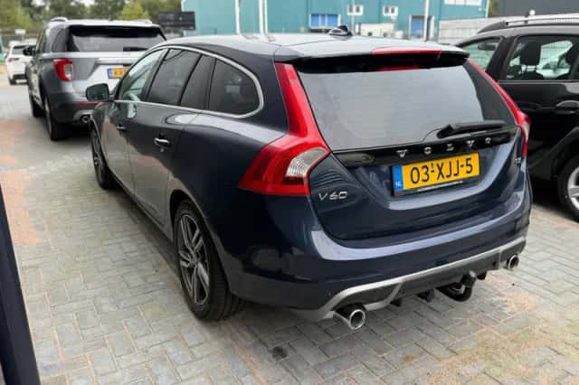 Volvo V60 (2012) thumbnail 5